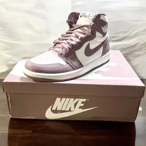 New Nike Air Jordan 1 Retro High OG Purple sneakers