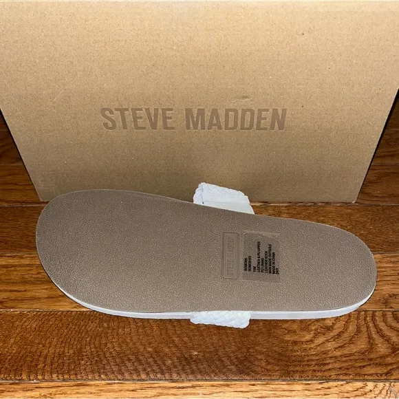 NEW Steve Madden Sonoma Toe Loop Sandals Bone White Leather Women’s Size 11