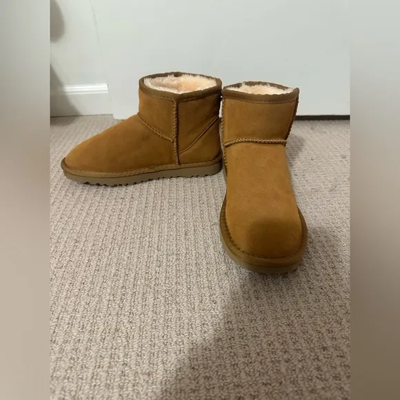 NEW UGG Classic Mini II Boot Women’s Size 9