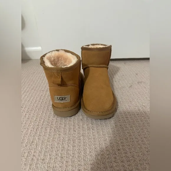 NEW UGG Classic Mini II Boot Women’s Size 9
