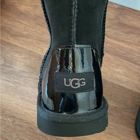 NEW UGG Classic Short Boots