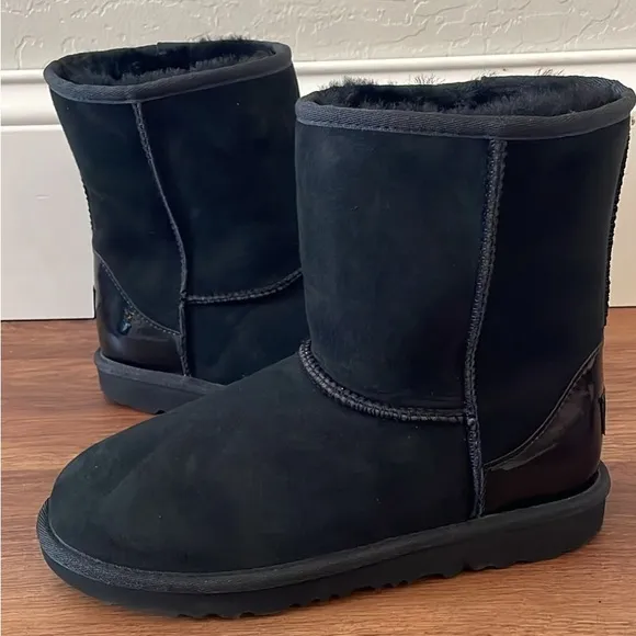 NEW UGG Classic Short Boots