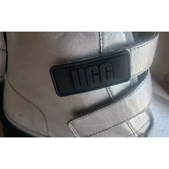 NEW UGG KIDS /GIRLS NEUMEL PLATFORM LEATHER SILVER METALLIC BOOTS SZ 6