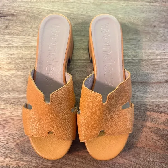 NEW Wonders Wild Mango Platform Slide size 39/9