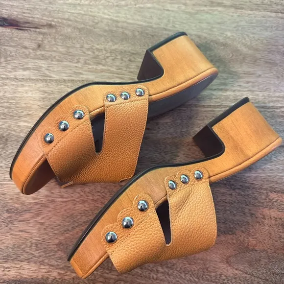 NEW Wonders Wild Mango Platform Slide size 39/9