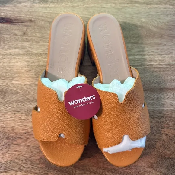 NEW Wonders Wild Mango Platform Slide size 39/9