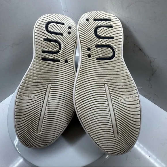 Üni unisex non-skid nurse sneakers men’s 9/womens 10.5