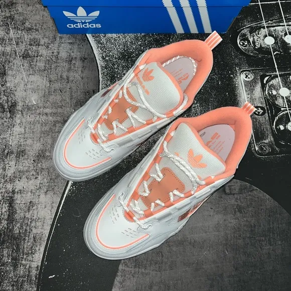 NIB adidas Adi2000