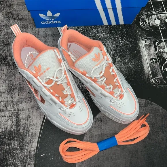 NIB adidas Adi2000