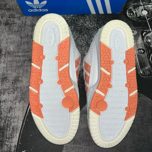 NIB adidas Adi2000