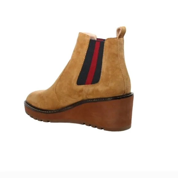 NIB Cecelia New York Gemma Suede Booties Size 9 1/2  Nutmeg