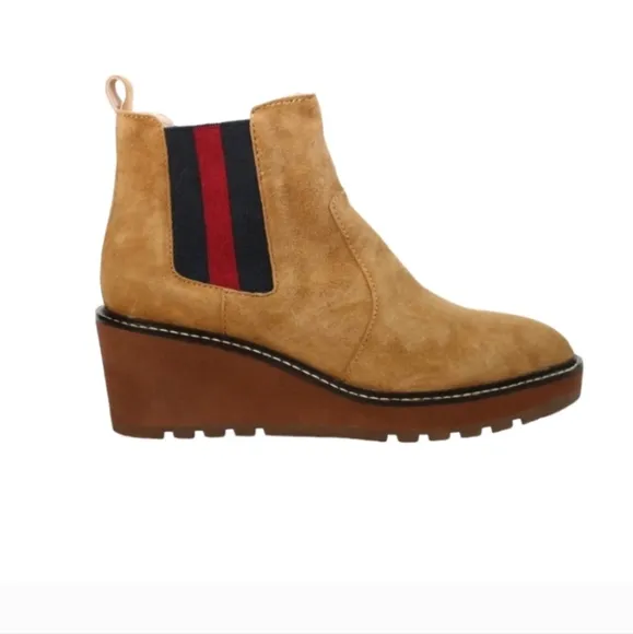NIB Cecelia New York Gemma Suede Booties Size 9 1/2  Nutmeg