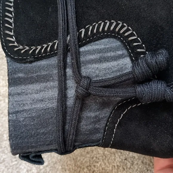 NIB Clarks ankle boots Women's Caroline Lily Black suede size 6 Wide