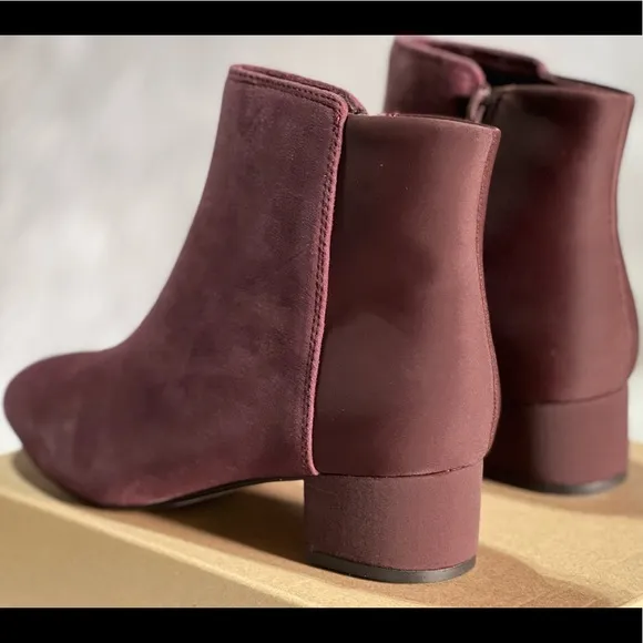 NIB Clarks Chartli Valley Burgundy Suede Ankle Boots Booties