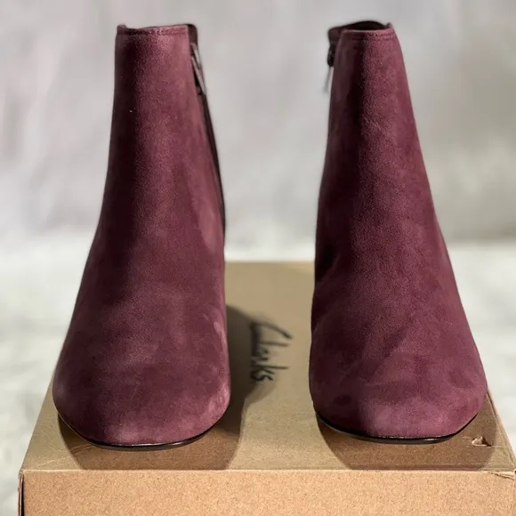 NIB Clarks Chartli Valley Burgundy Suede Ankle Boots Booties