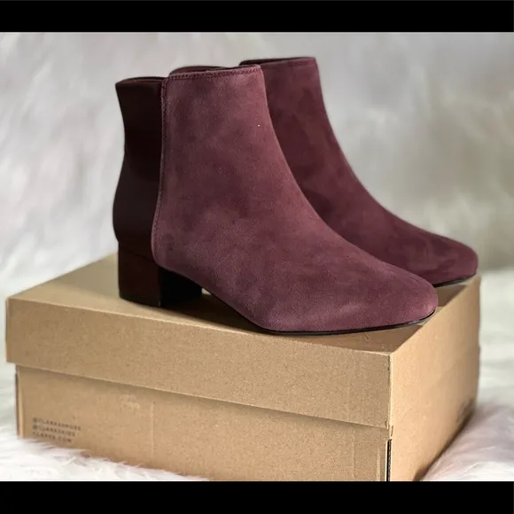 NIB Clarks Chartli Valley Burgundy Suede Ankle Boots Booties