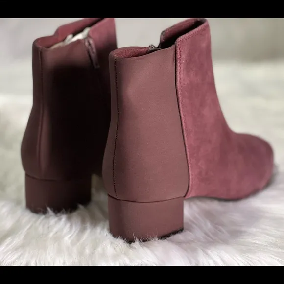 NIB Clarks Chartli Valley Burgundy Suede Ankle Boots Booties