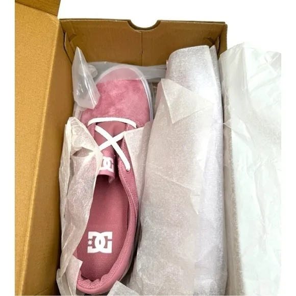 NIB DC Trase SE Skate Shoes in Rose Platform Sneakers Suede Leather size 11