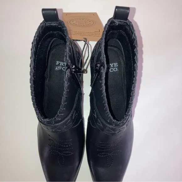 NIB Frye and Co Black Palma Western Cowboy Heel Booties Spring Designer Boots 6
