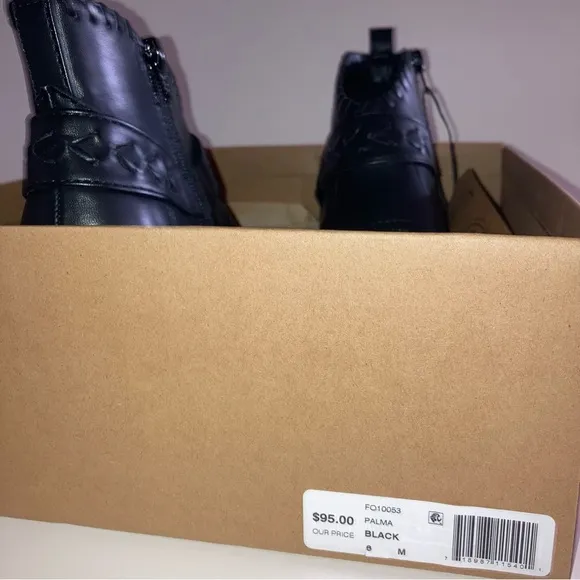 NIB Frye and Co Black Palma Western Cowboy Heel Booties Spring Designer Boots 6