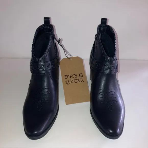 NIB Frye and Co Black Palma Western Cowboy Heel Booties Spring Designer Boots 6