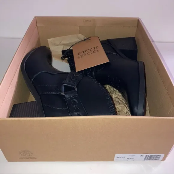 NIB Frye and Co Black Palma Western Cowboy Heel Booties Spring Designer Boots 6