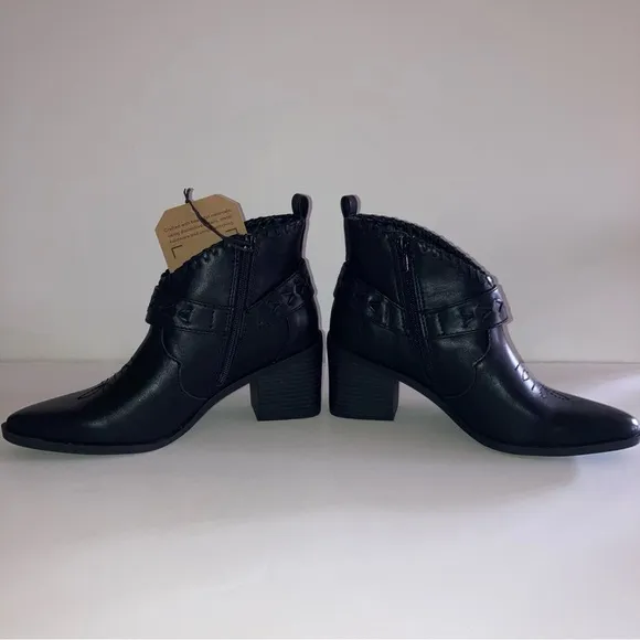 NIB Frye and Co Black Palma Western Cowboy Heel Booties Spring Designer Boots 6