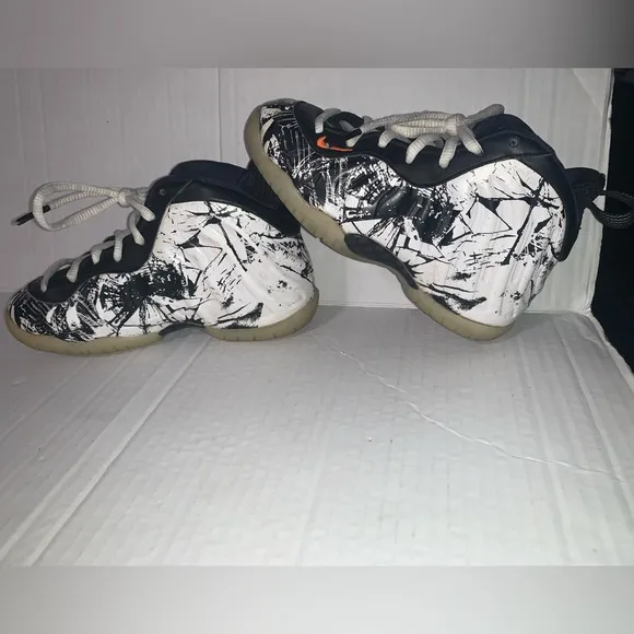 Nike Air Foamposite One Black Orange Basketball Shoes