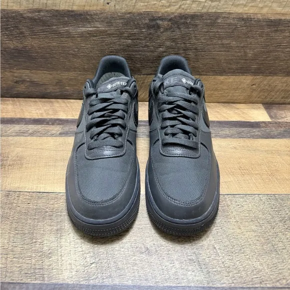 Nike Air Force 1 GoreTex Anthracite Grey &amp; Black Sneakers Size 8 Men / 9.5 Women