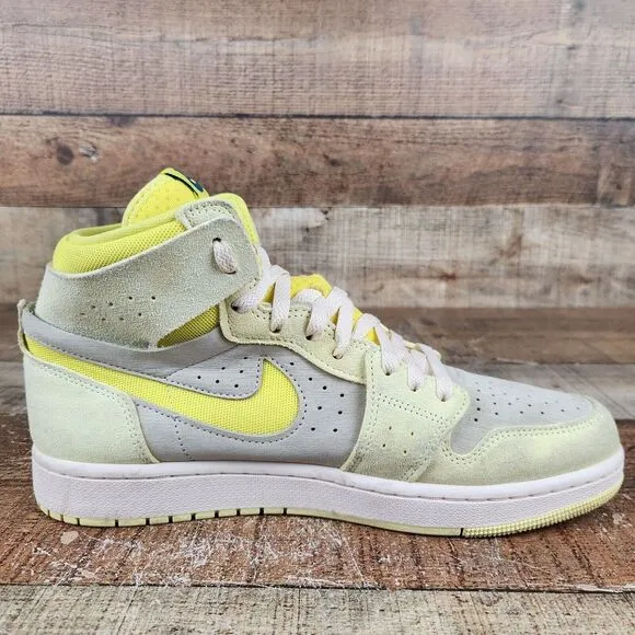 Nike Air Jordan 1 High Zoom Air CMFT 2 Women's Size 10.5 Yellow Shoes DV1305-800