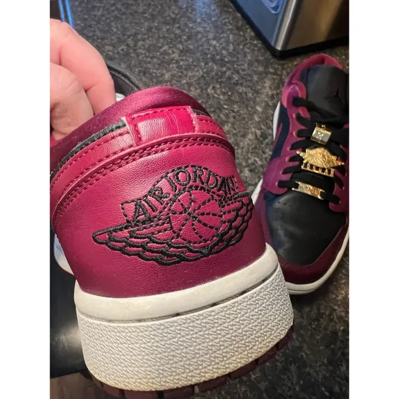 Nike Air Jordan 1 Low SE Dark Beetroot Womans 10.5