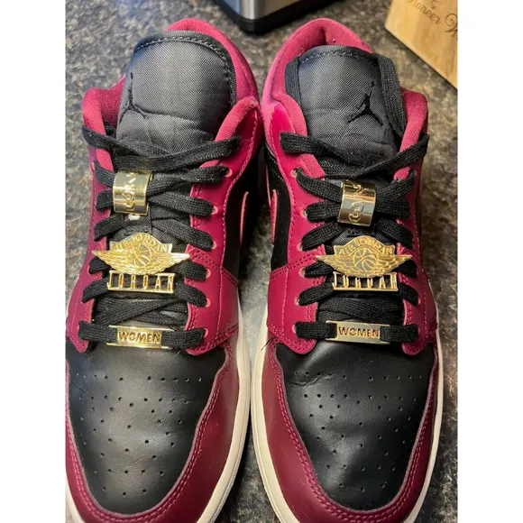 Nike Air Jordan 1 Low SE Dark Beetroot Womans 10.5