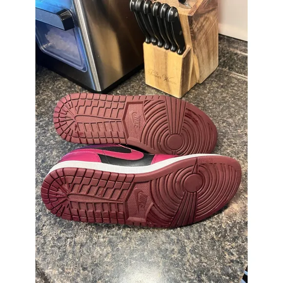 Nike Air Jordan 1 Low SE Dark Beetroot Womans 10.5