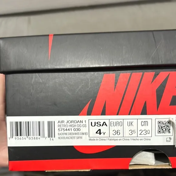 NIKE Air Jordan 1 Retro High OG GS Boys size 4 LIKE NEW
