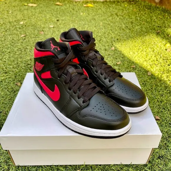 Nike Air Jordan 1 retro mid black red shoes