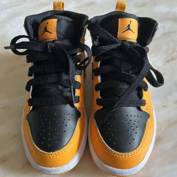 Nike Air Jordan 1 Taxi Retro Shoes Toddler Size 11 c Athletic 640734-062