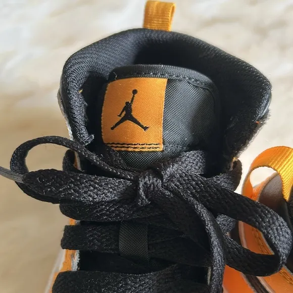 Nike Air Jordan 1 Taxi Retro Shoes Toddler Size 11 c Athletic 640734-062