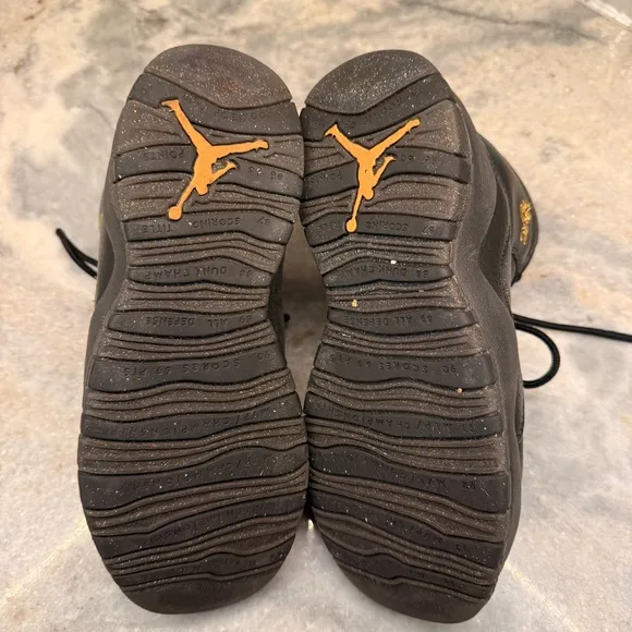 Nike Air Jordan 10 X Retro NYC Basketball Shoes Unisex Kids 4Y Black 310806-012