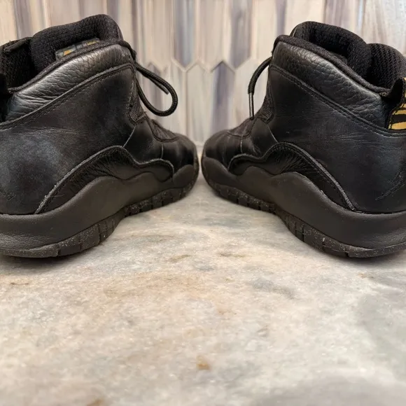 Nike Air Jordan 10 X Retro NYC Basketball Shoes Unisex Kids 4Y Black 310806-012