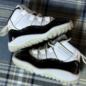 Nike Air Jordan 11 Retro DMP Gratitude Black White 378040-170 Toddler Td Size 5C