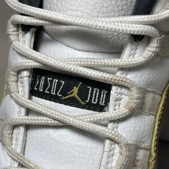 Nike Air Jordan 11 Retro Low GS Closing Ceremony Gold 528896-103 Size 6Y Shoes