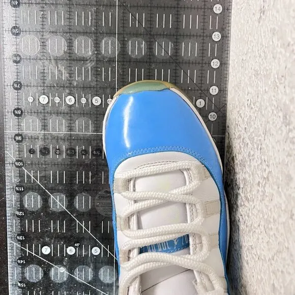 Nike Air Jordan 11 Retro Low Men Size 8 528895-106 University Blue White Shoes