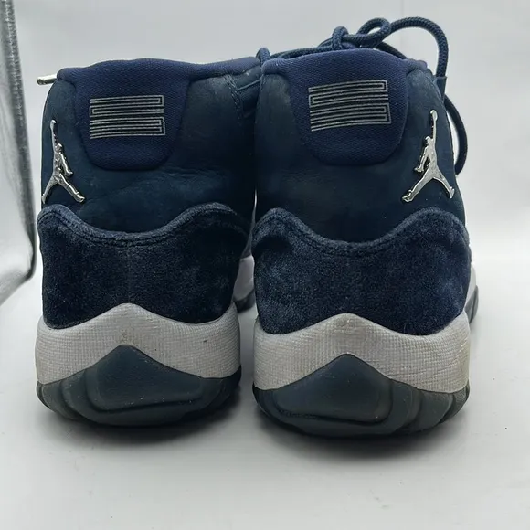 Nike Air Jordan 11 XI Retro Midnight Navy AR0715-441 Women's Size 9