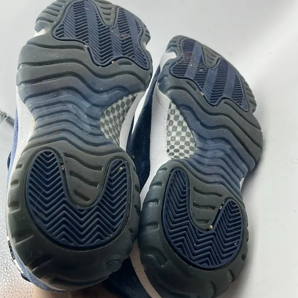 Nike Air Jordan 11 XI Retro Midnight Navy AR0715-441 Women's Size 9