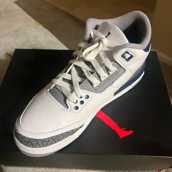 Nike Air Jordan 3 Retro Men's Shoes - White and Blue