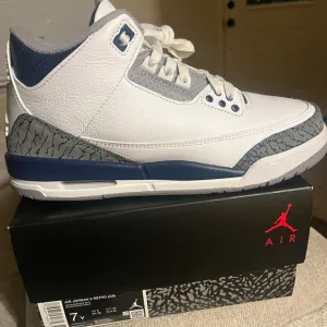 Nike Air Jordan 3 Retro Men's Shoes - White and Blue
