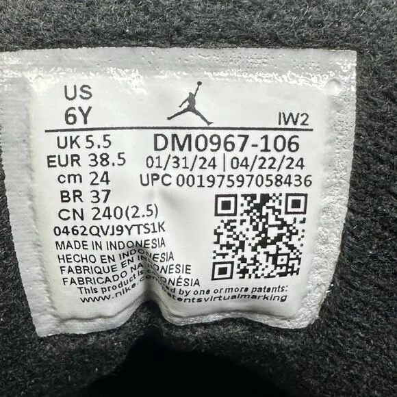Nike Air Jordan 3 Retro Shoes GS Size 6 Womens Size 7.5 Cement Grey DM0967-106