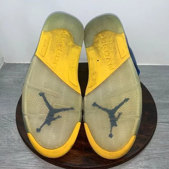 Nike Air Jordan 5 Retro Laney Basketball Shoes Mens 9.5 Sneaker CD2720-400 *FLAW