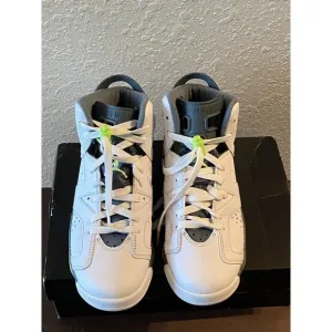 Nike Air Jordan 6‎ Retro Bright Mango Basketball Shoes 384665 114 Kids Size 7Y