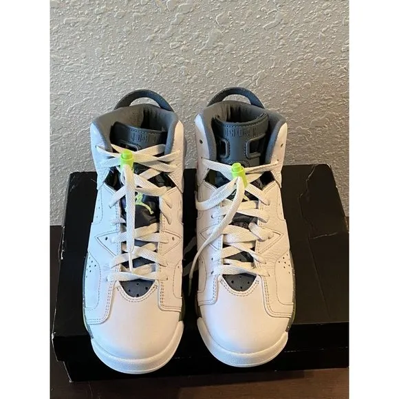 Nike Air Jordan 6‎ Retro Bright Mango Basketball Shoes 384665 114 Kids Size 7Y
